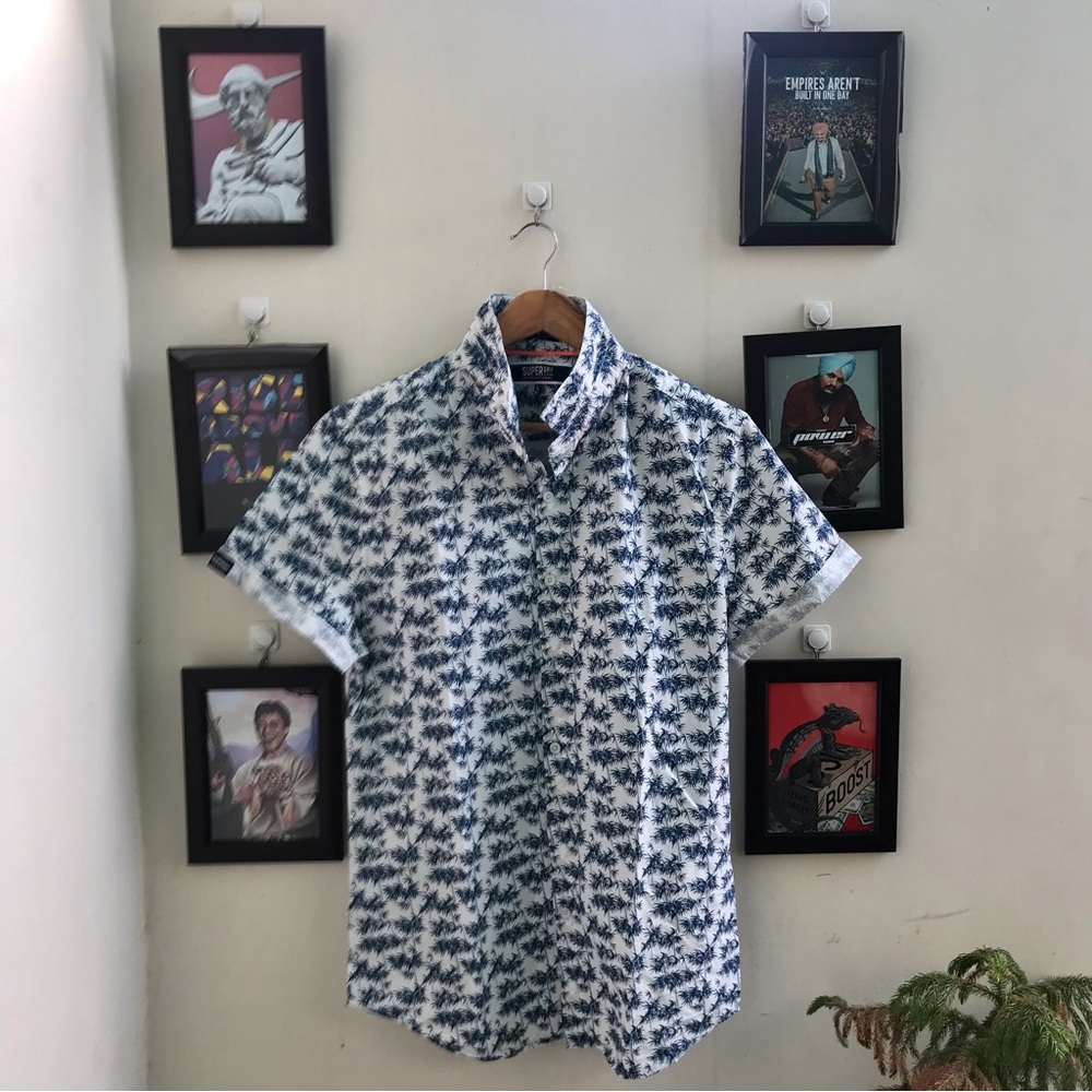 Superdry printed shirts half sleeve (S-M) - Picture 3 of 5